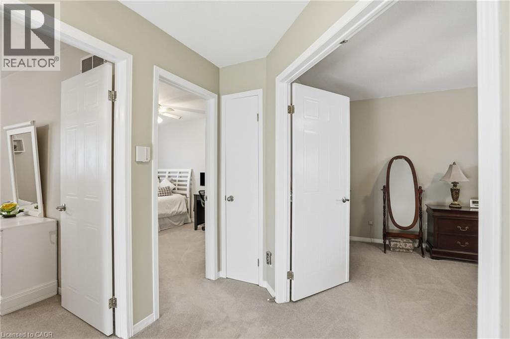 16 WOODLAND Drive - 22