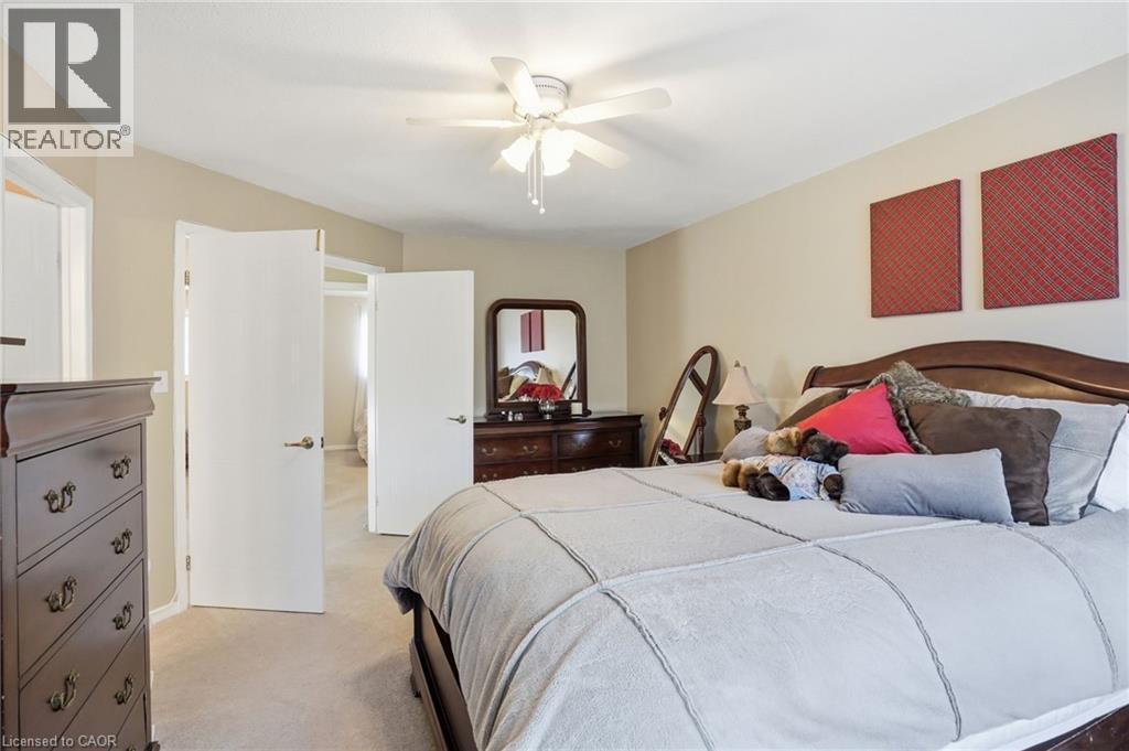 16 WOODLAND Drive - 24