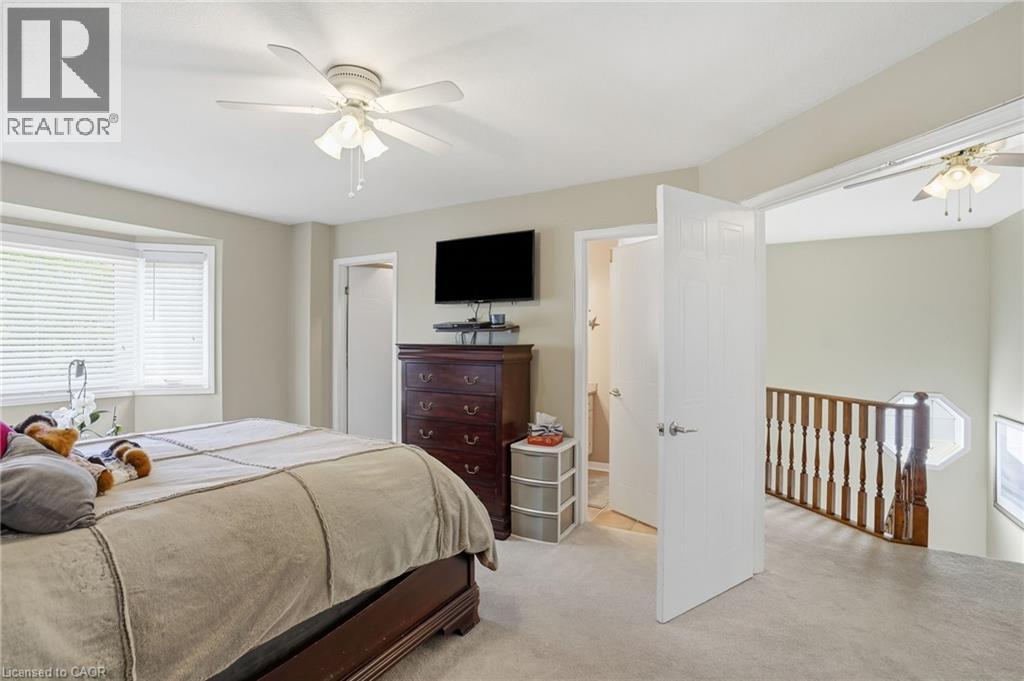 16 WOODLAND Drive - 25