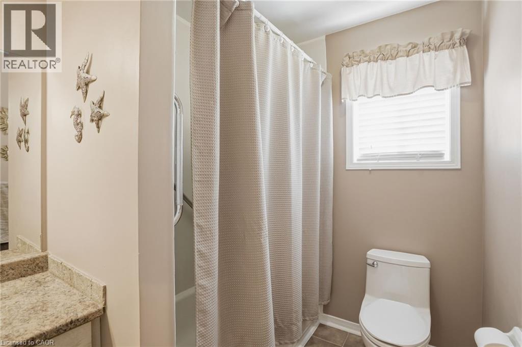16 WOODLAND Drive - 27