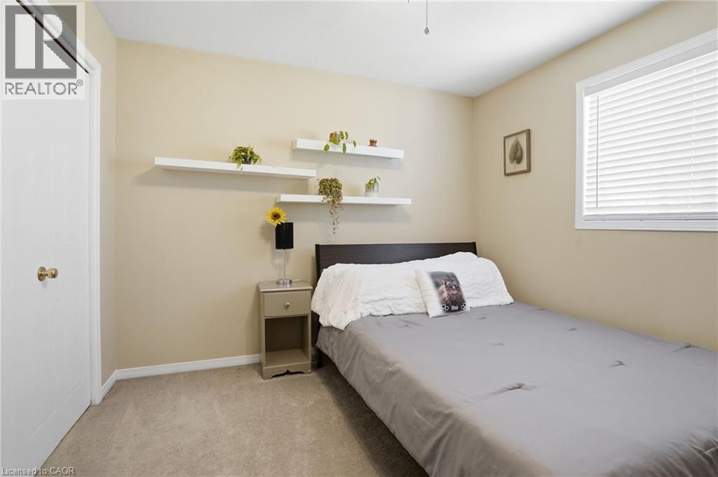 16 WOODLAND Drive - 33