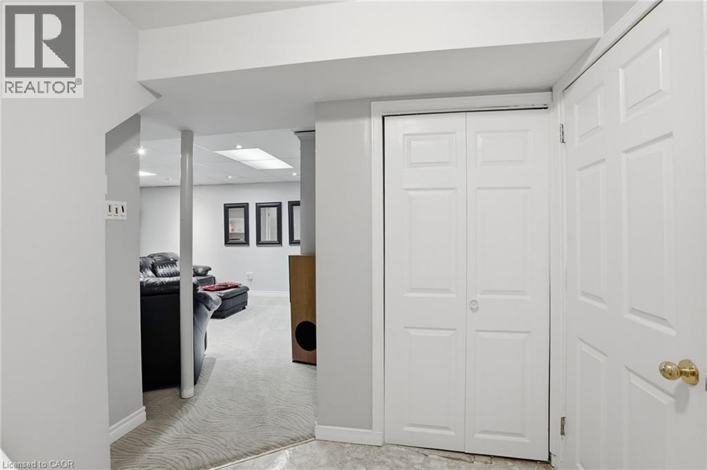 16 WOODLAND Drive - 36