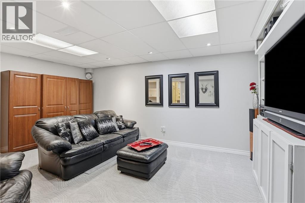 16 WOODLAND Drive - 37