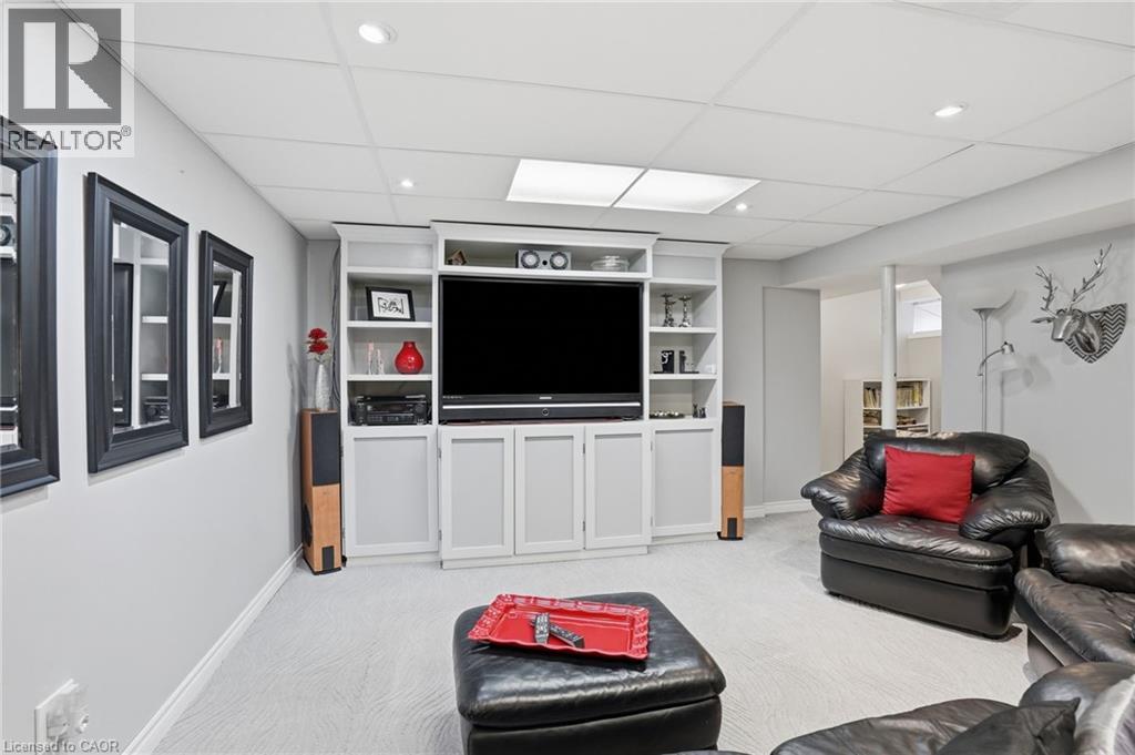 16 WOODLAND Drive - 39