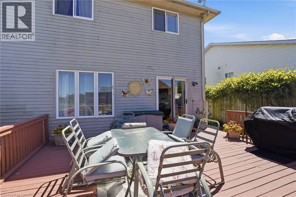16 WOODLAND Drive - 47