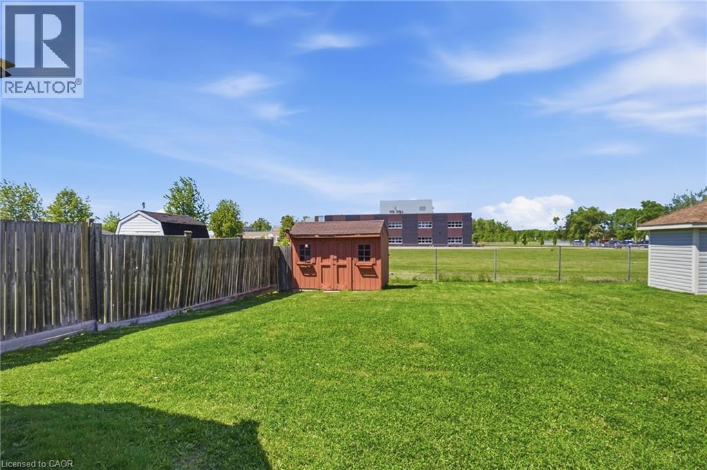 16 WOODLAND Drive - 49