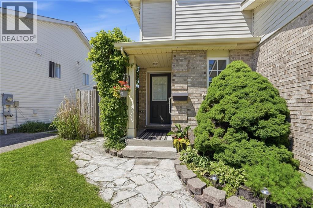 16 WOODLAND Drive - 5