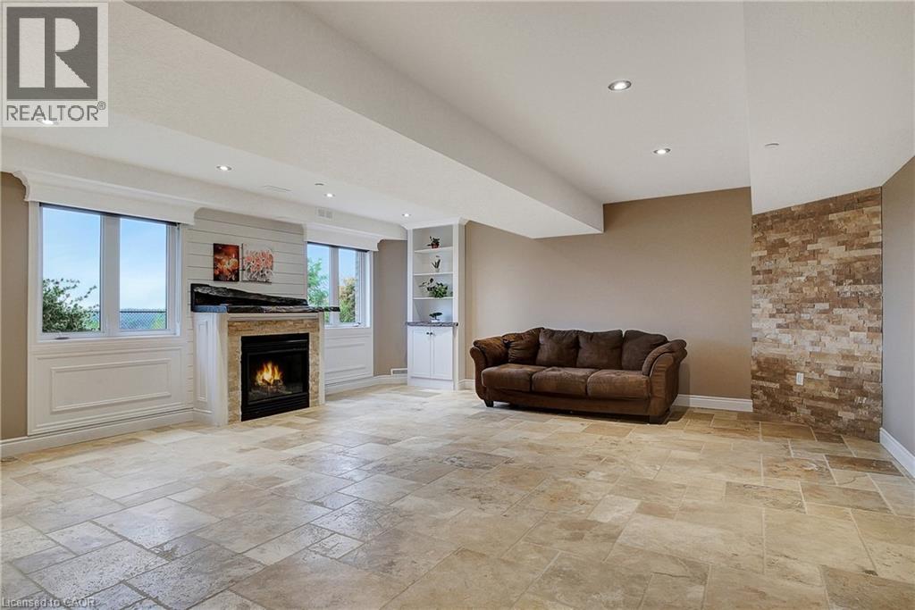 15 MCWILLIAMS Court - 30