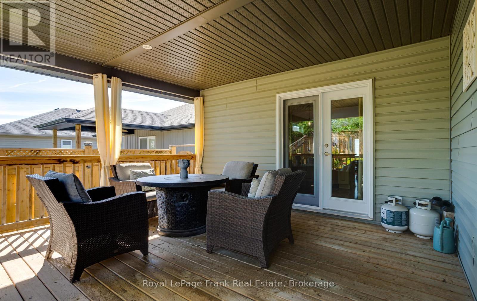 41 CORTLAND WAY - 33