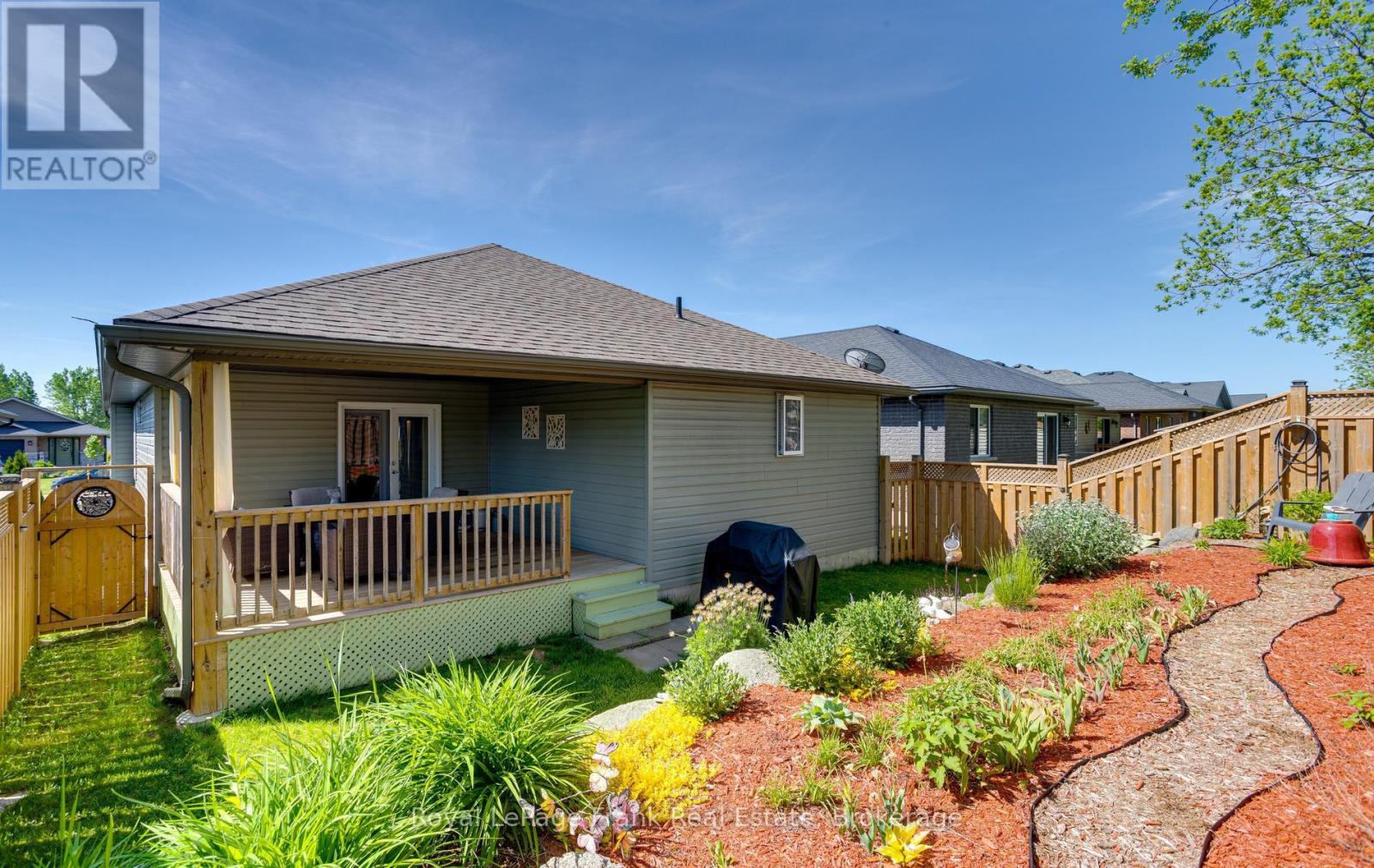 41 CORTLAND WAY - 37