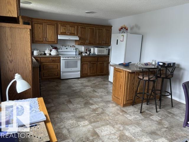 5225 47 street - 13