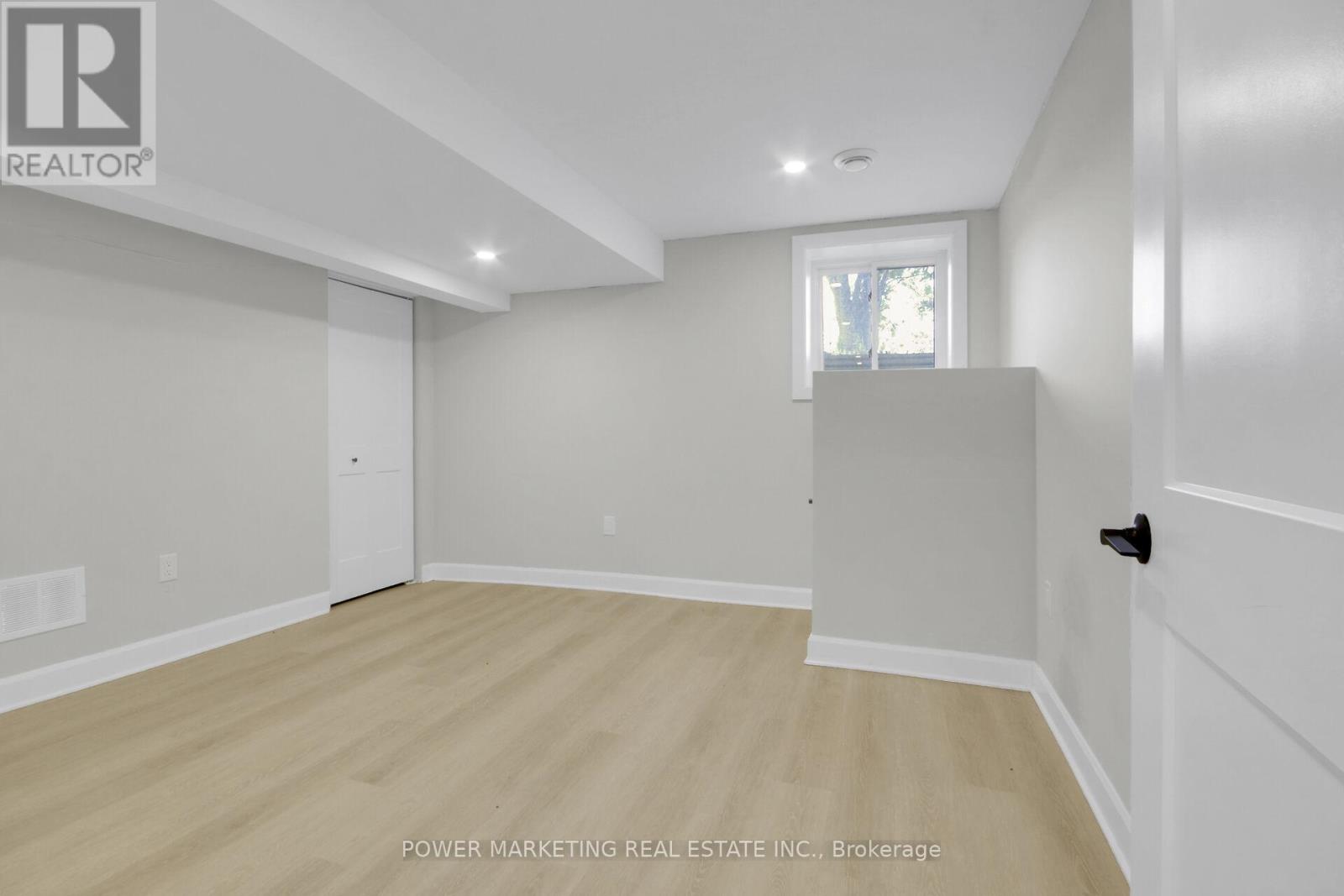 1312 BAYVIEW DRIVE - 35