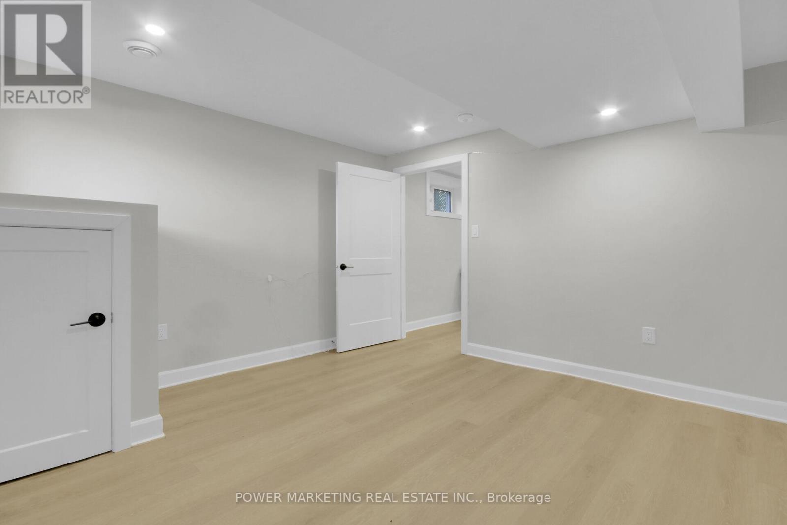 1312 BAYVIEW DRIVE - 36