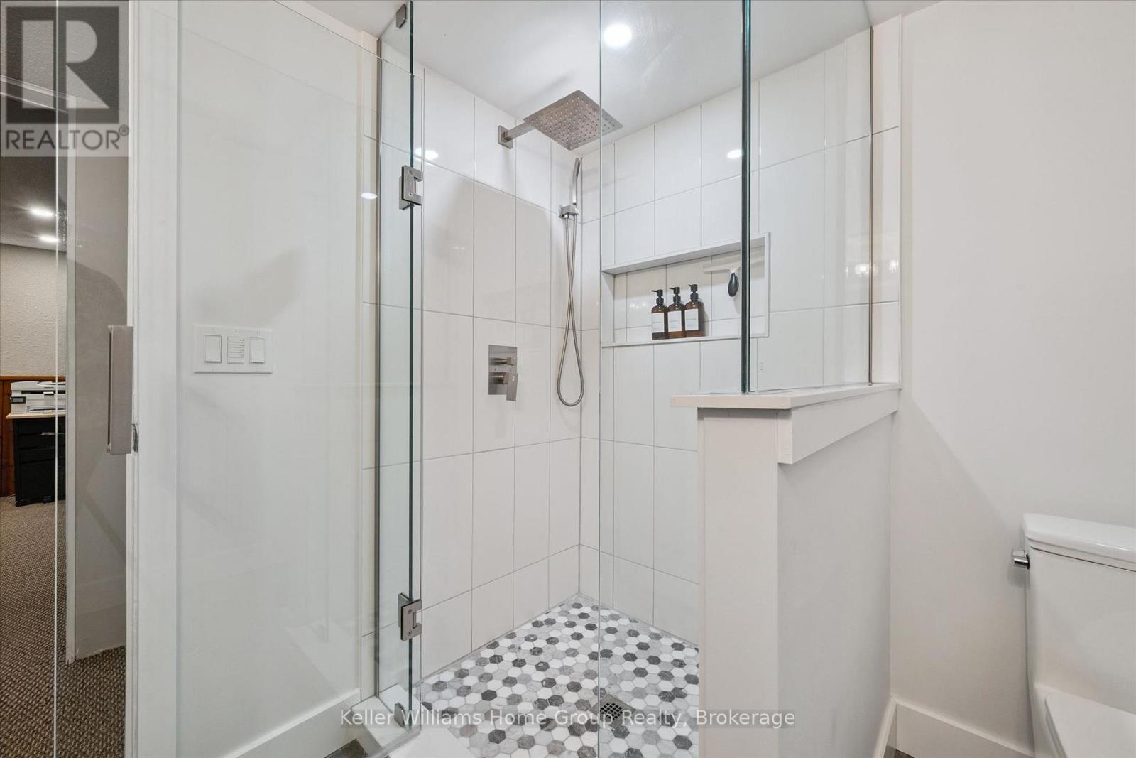 1 ISLINGTON AVENUE - 21