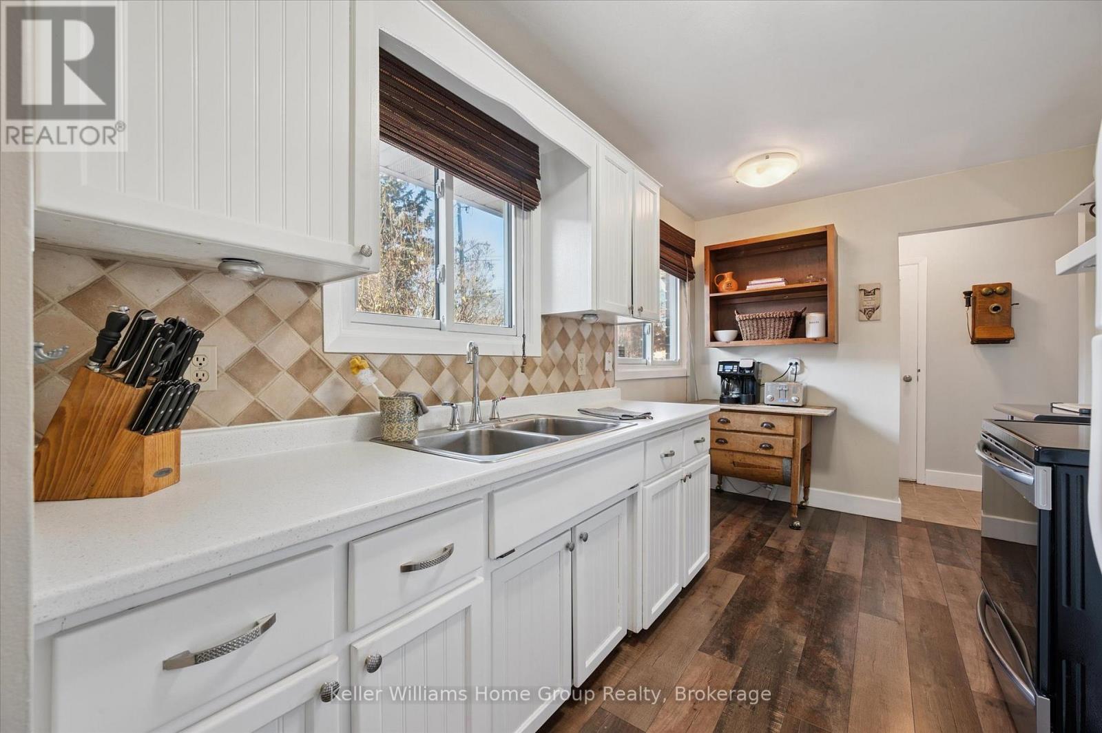 1 ISLINGTON AVENUE - 10