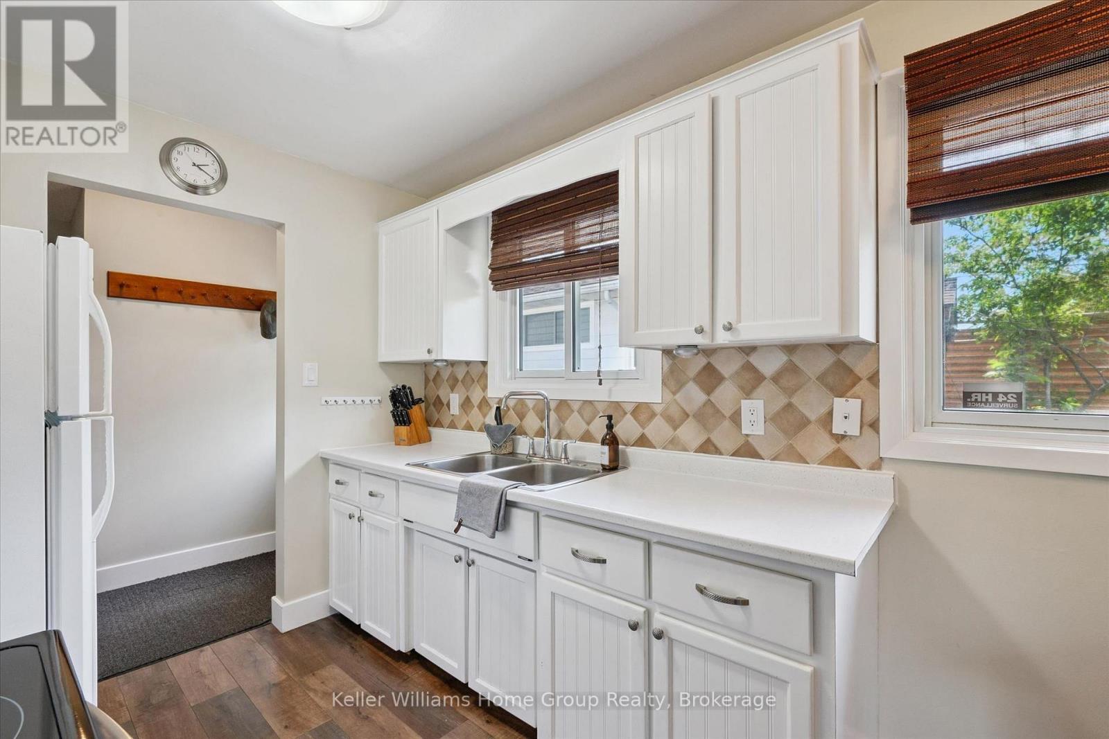 1 ISLINGTON AVENUE - 9