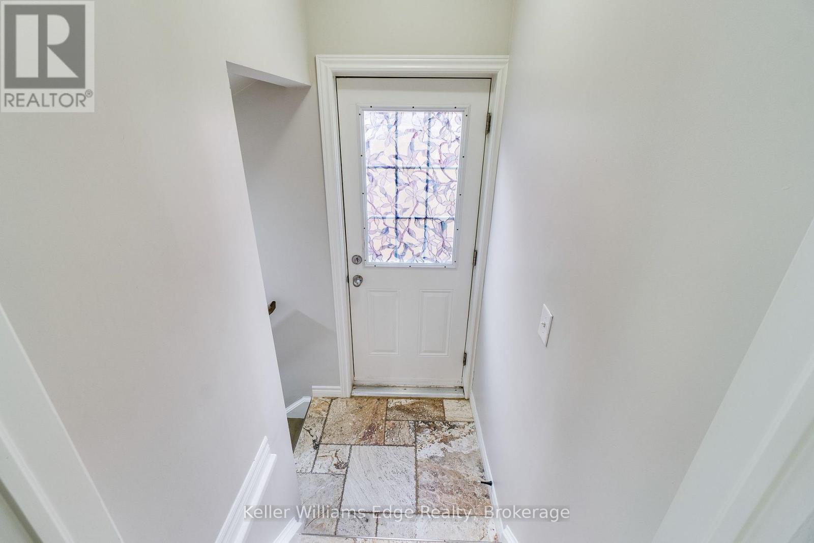 56 SMITH'S CREEK DRIVE - 31
