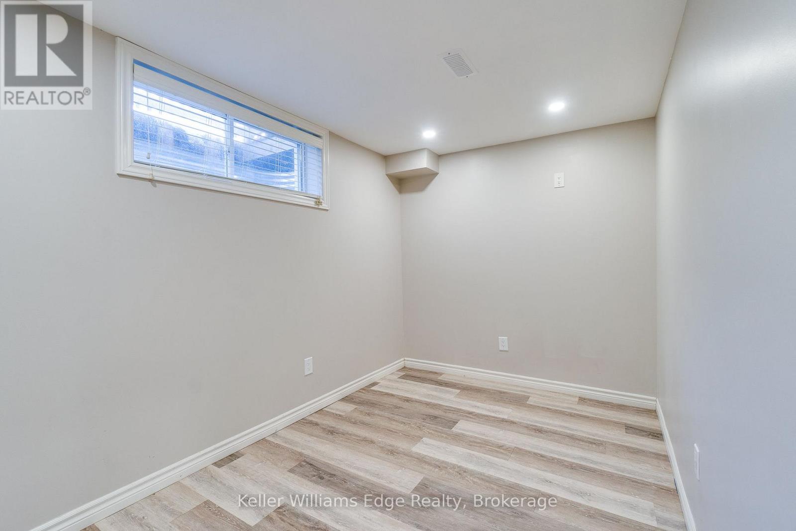 56 SMITH'S CREEK DRIVE - 35