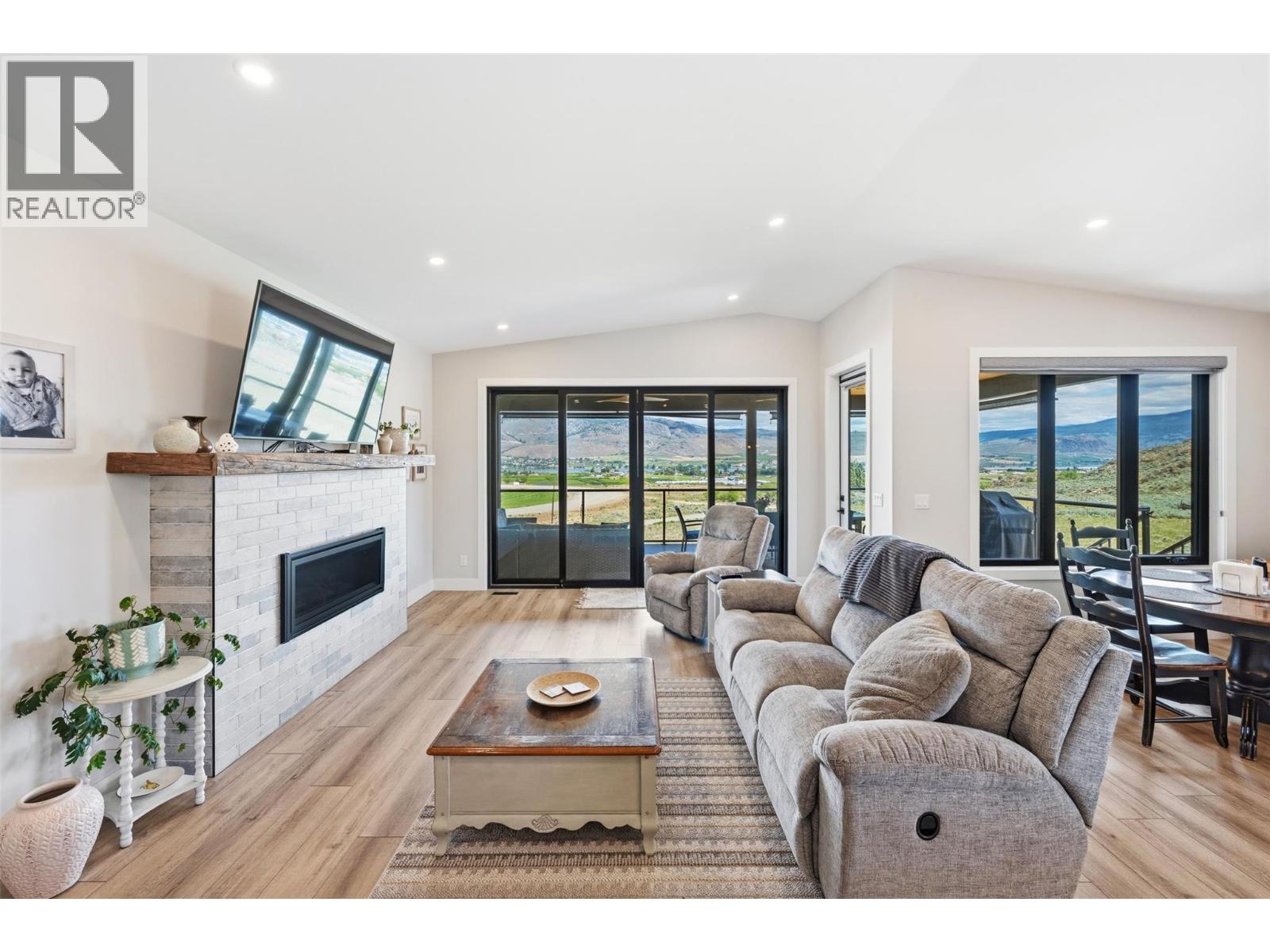  3803 TORREY PINES Drive, Osoyoos