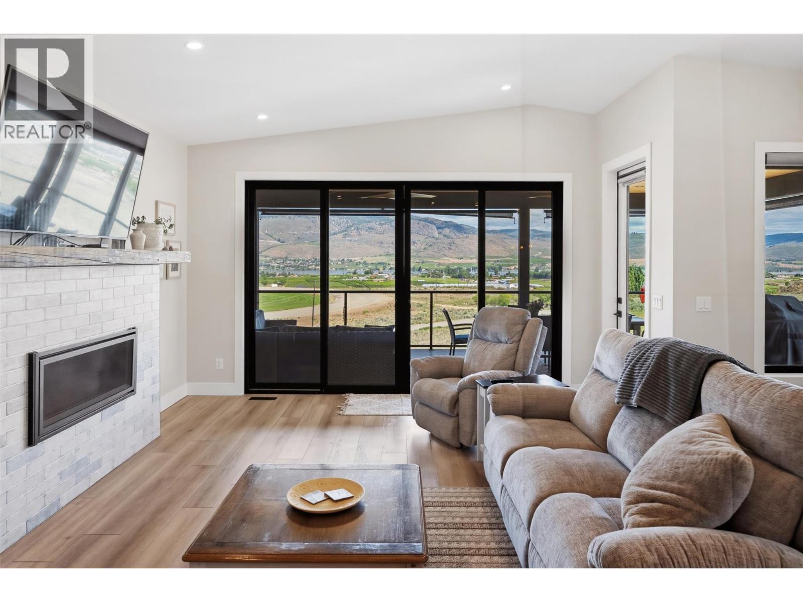  3803 TORREY PINES Drive, Osoyoos