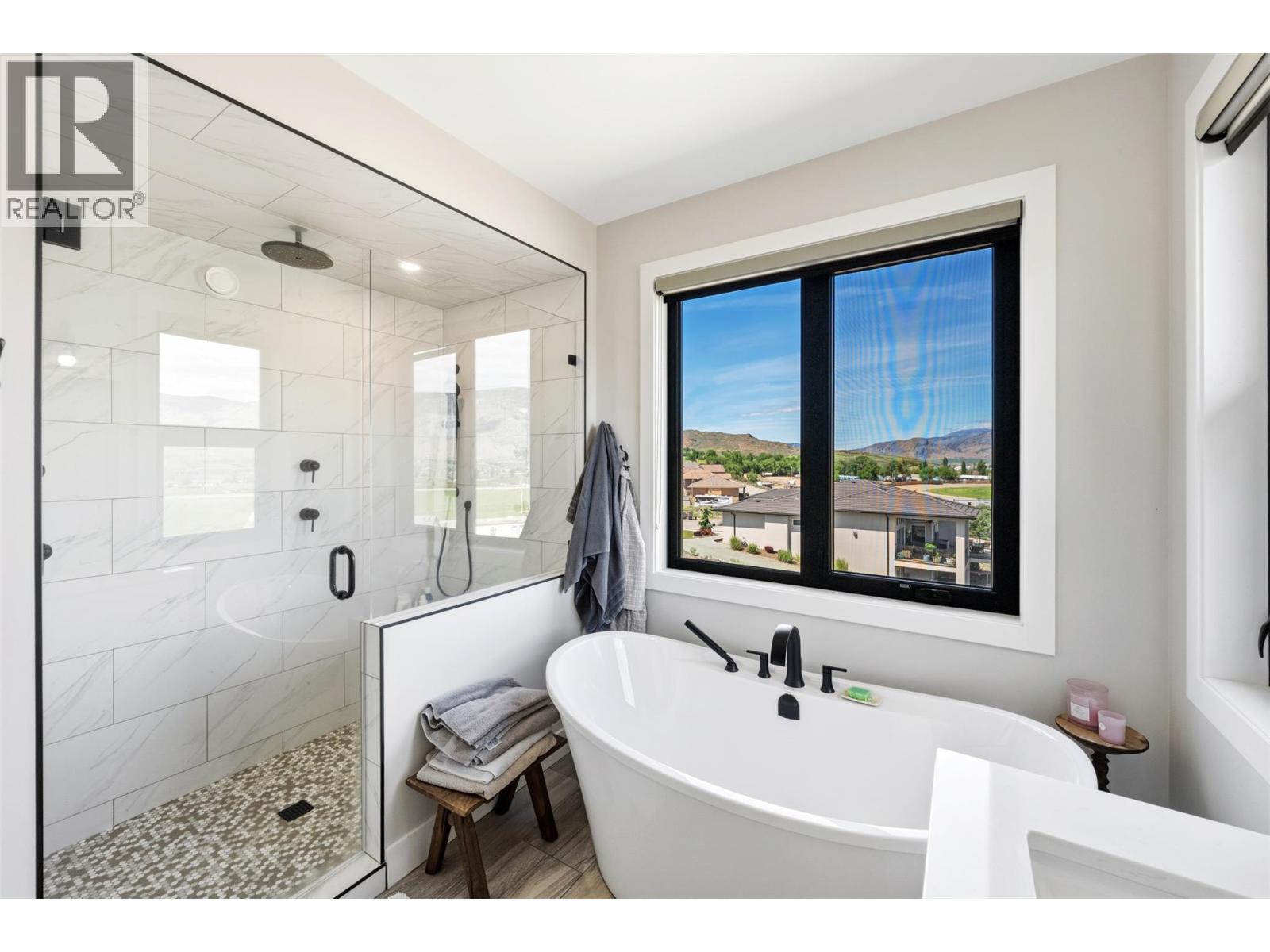  3803 TORREY PINES Drive, Osoyoos