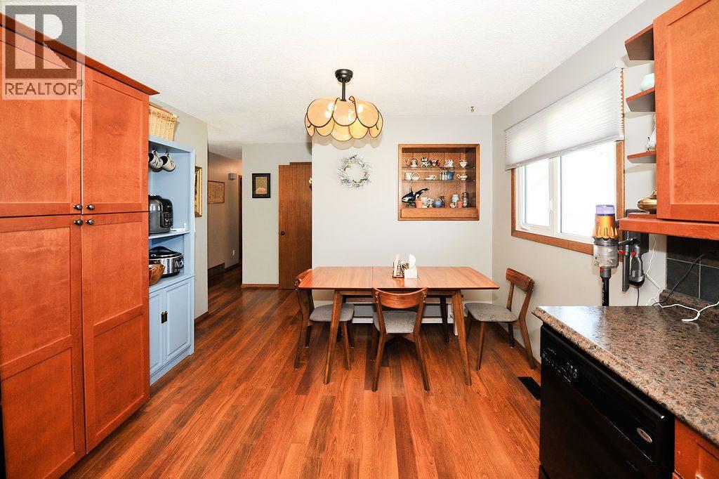 kitchen/dining