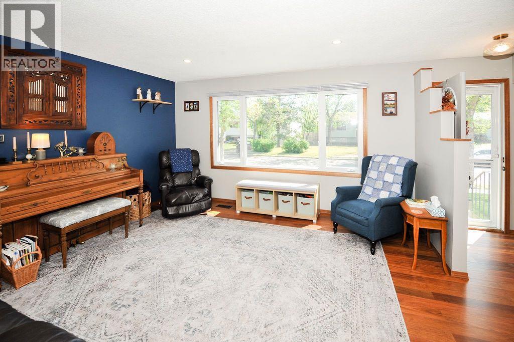 4414 67 Street — photo 6