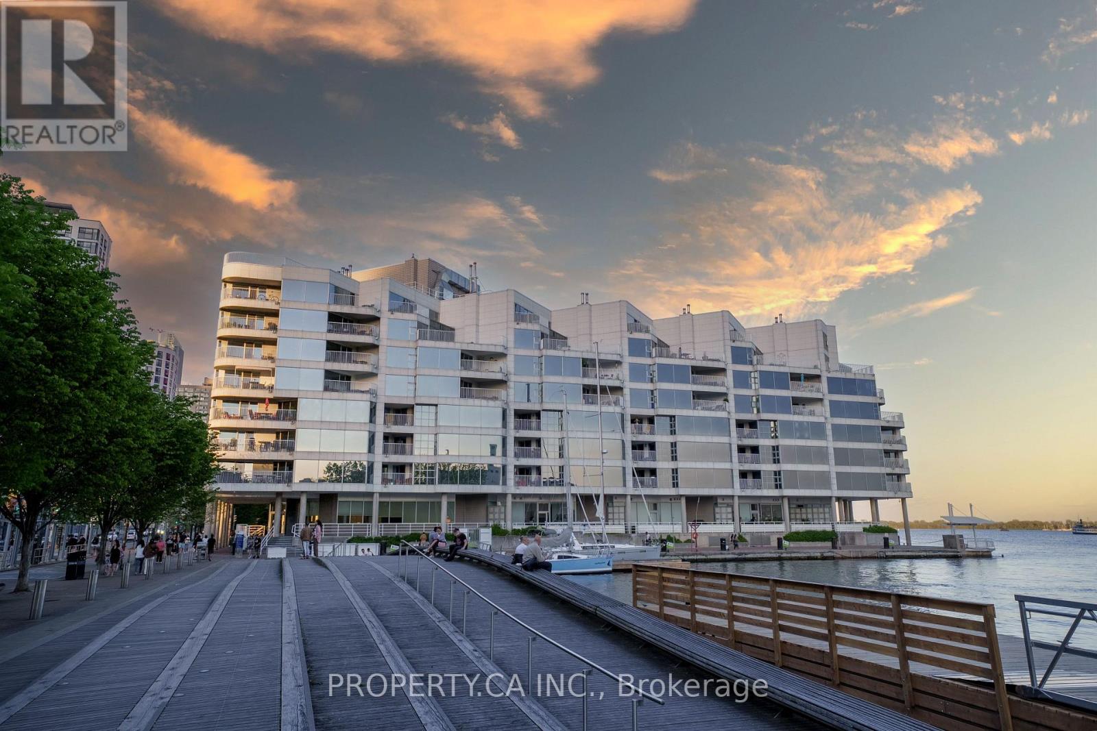 #707 401 QUEENS QUAY W - 34