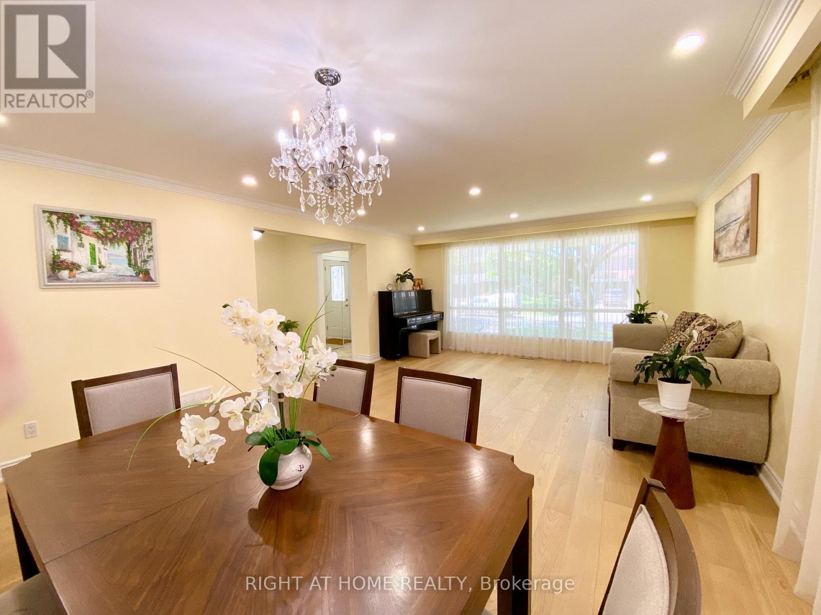876 HOLLOWTREE CRESCENT - 8