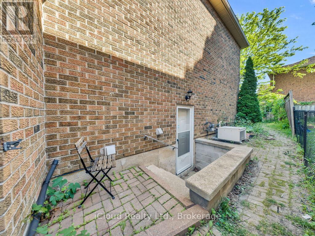 41 MOUNT PLEASANT DRIVE - 40