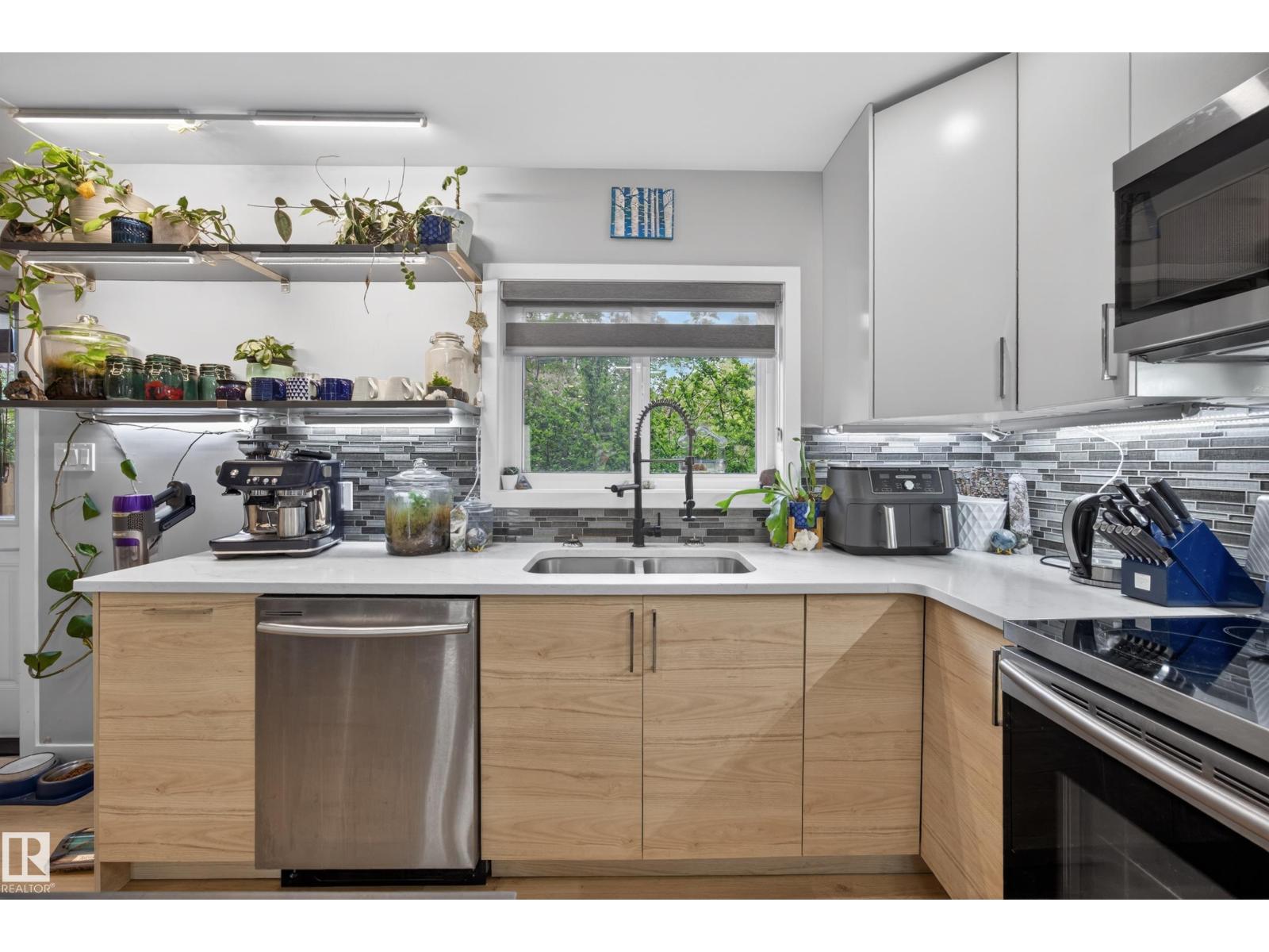 12604 116 AV NW - 10