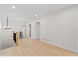 32522 Higginbottom Court, Mission, BC V2V2T7 Photo 12