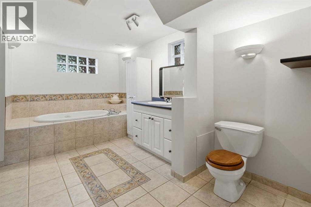 803 Millar Road NE - 35