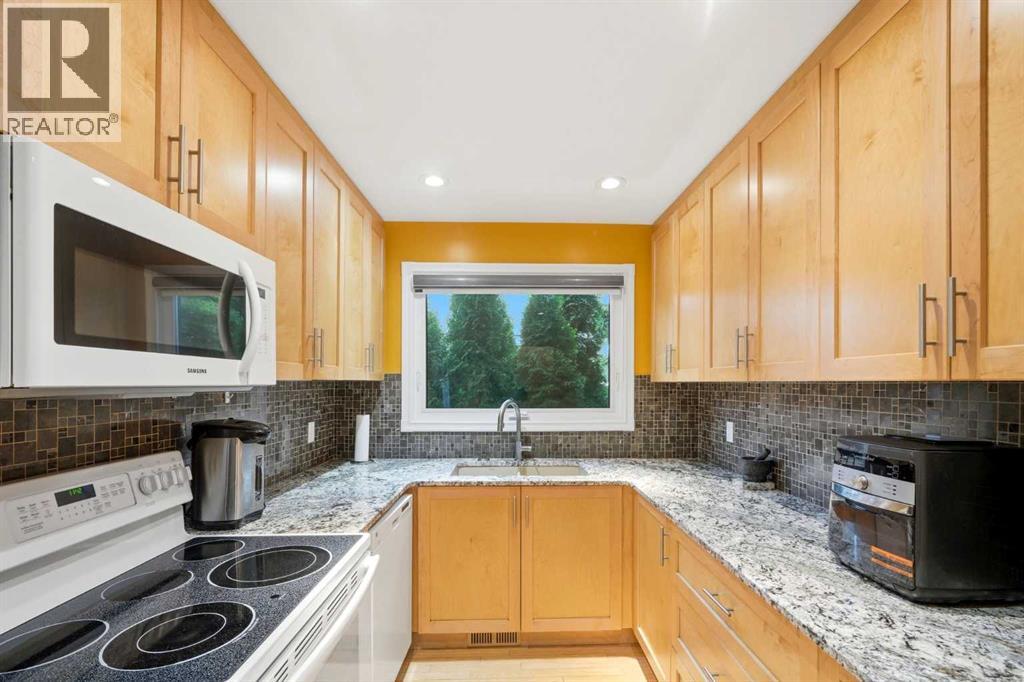 803 Millar Road NE - 21