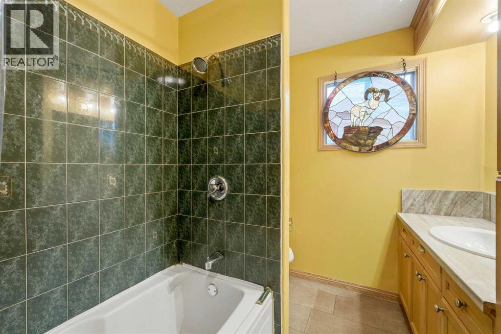 803 Millar Road NE - 23