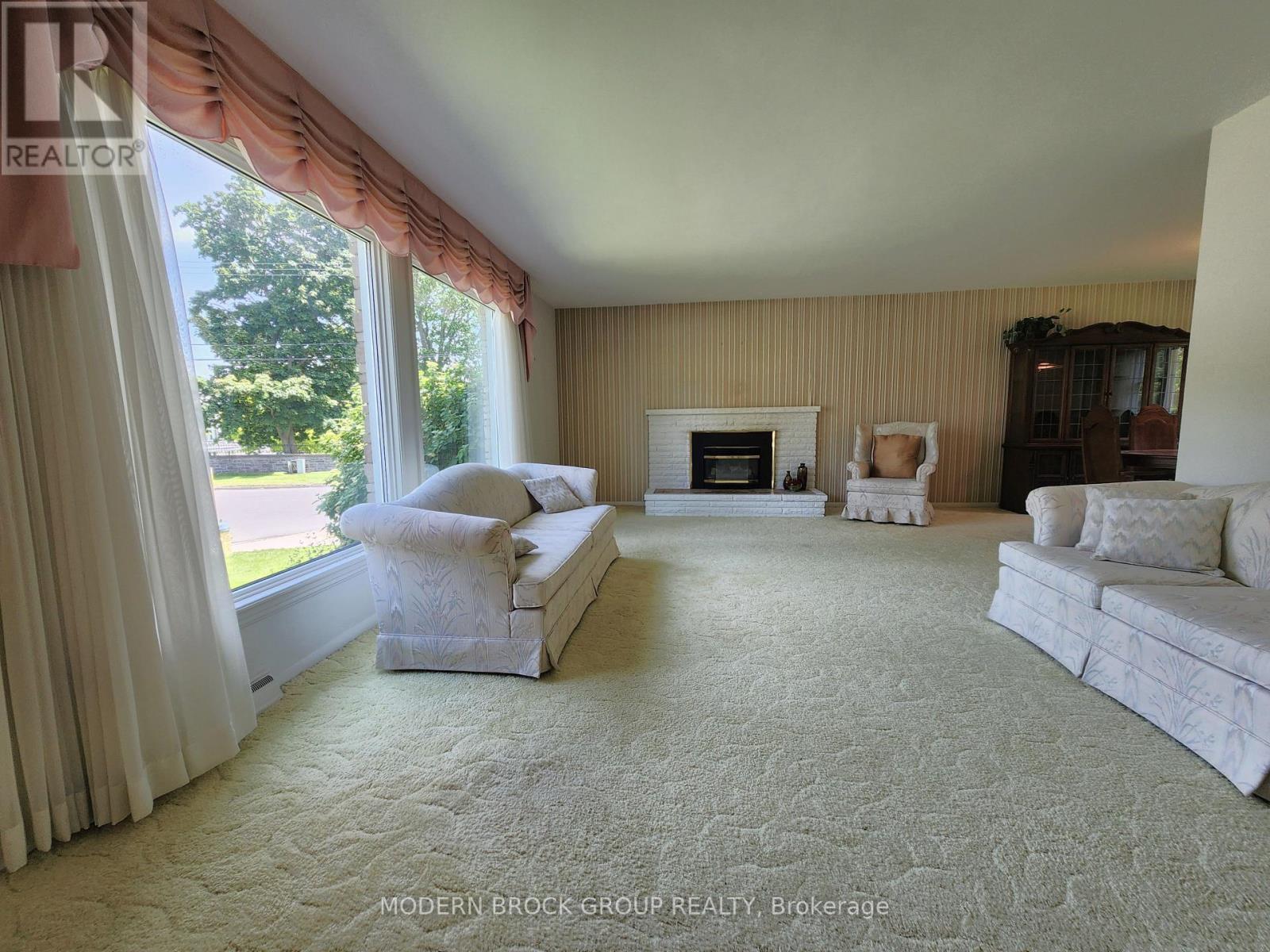 2 WOODLAWN PLACE - 15