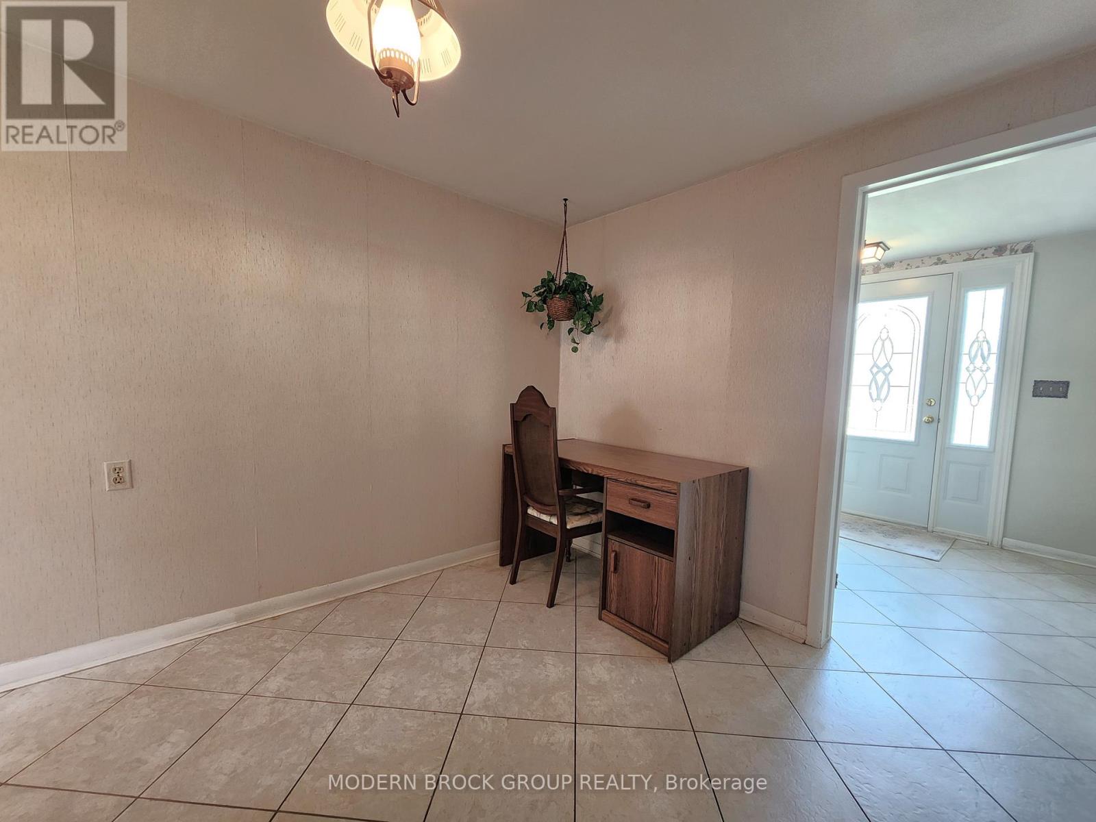 2 WOODLAWN PLACE - 28