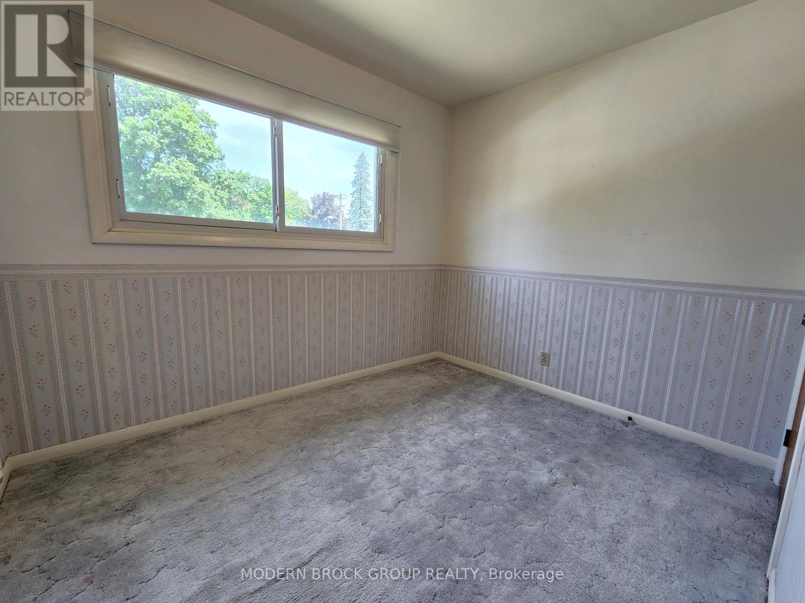 2 WOODLAWN PLACE - 38