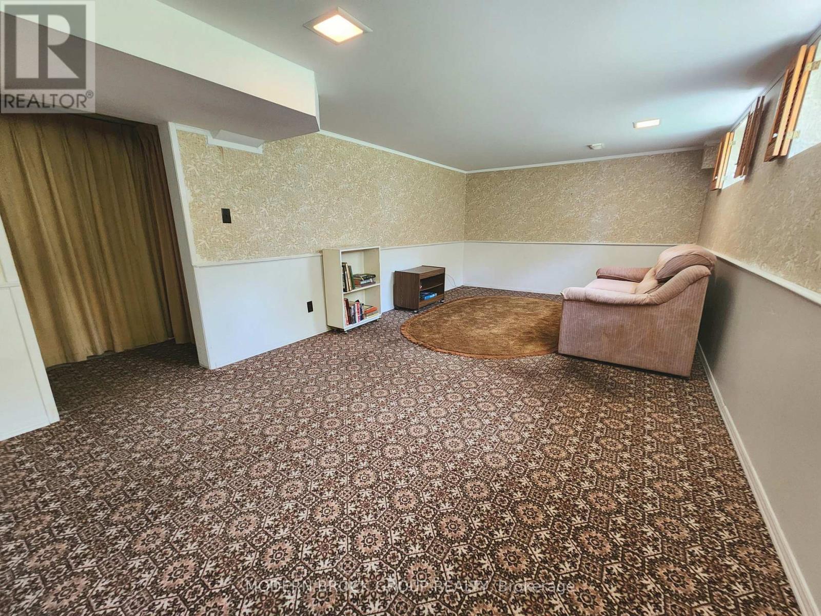 2 WOODLAWN PLACE - 44