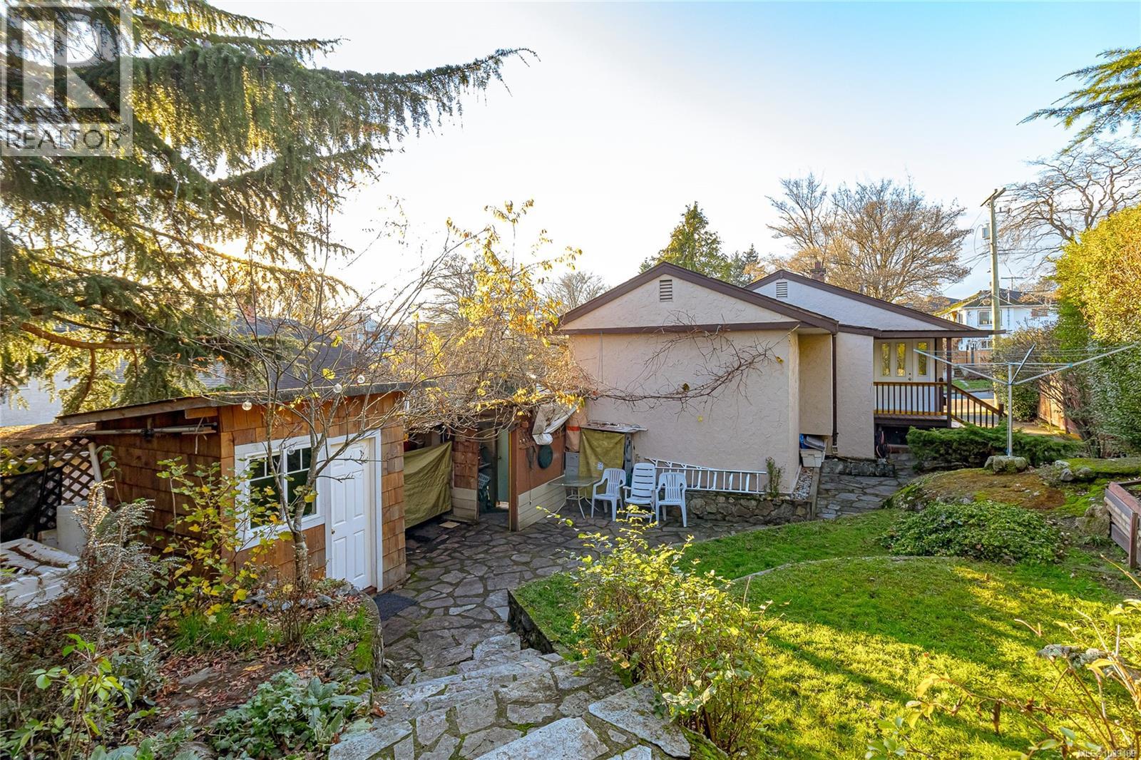  2739 Grosvenor Road, Victoria