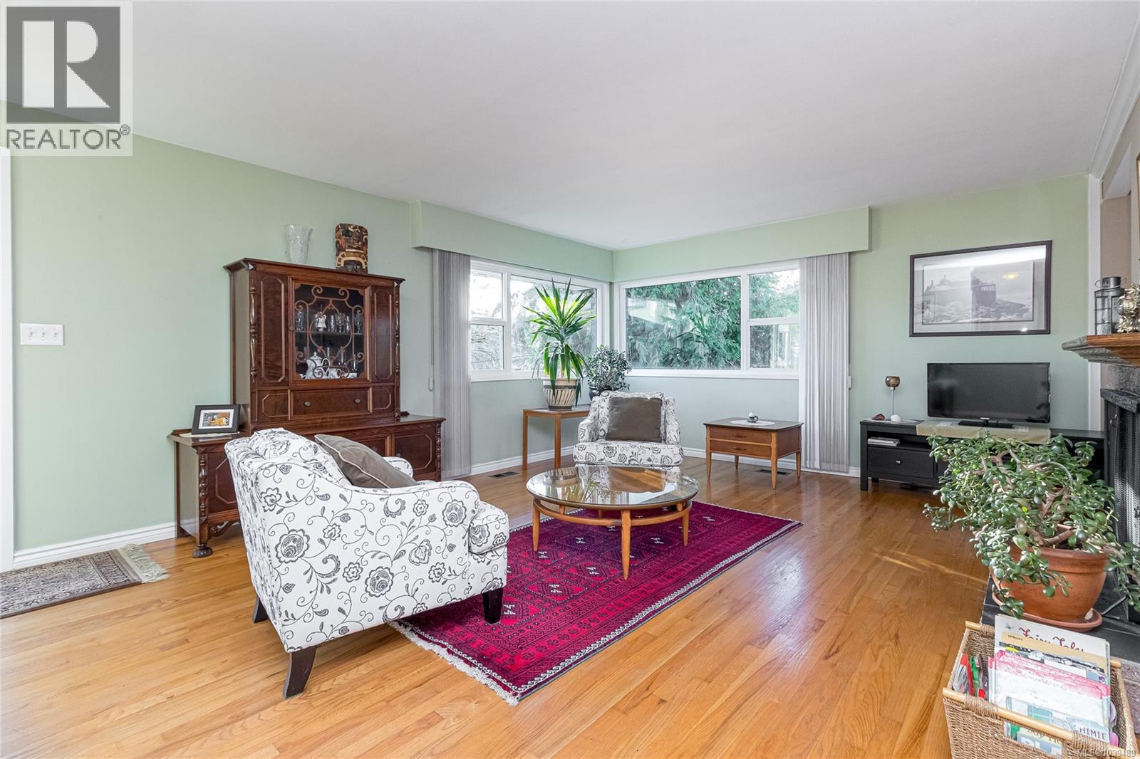 2739 Grosvenor Rd - 5
