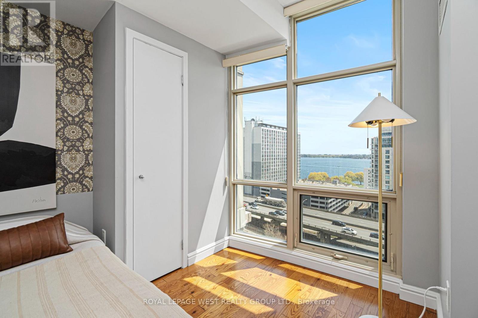 ##1510 35 MARINER TERRACE - 23