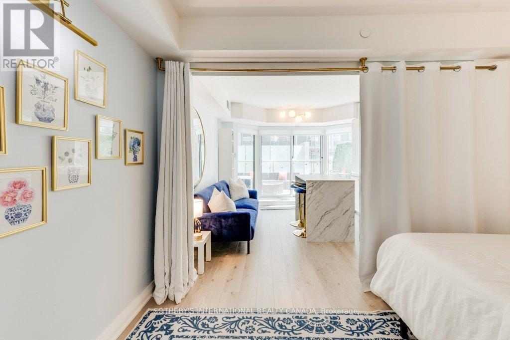 #409 155 YORKVILLE AVENUE - 11