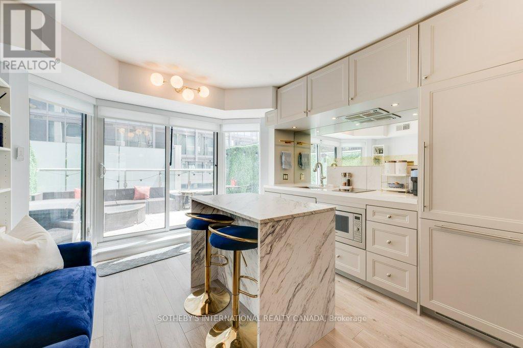 #409 155 YORKVILLE AVENUE - 17