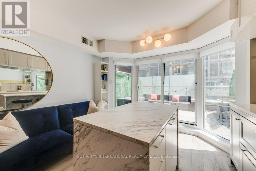 #409 155 YORKVILLE AVENUE - 18