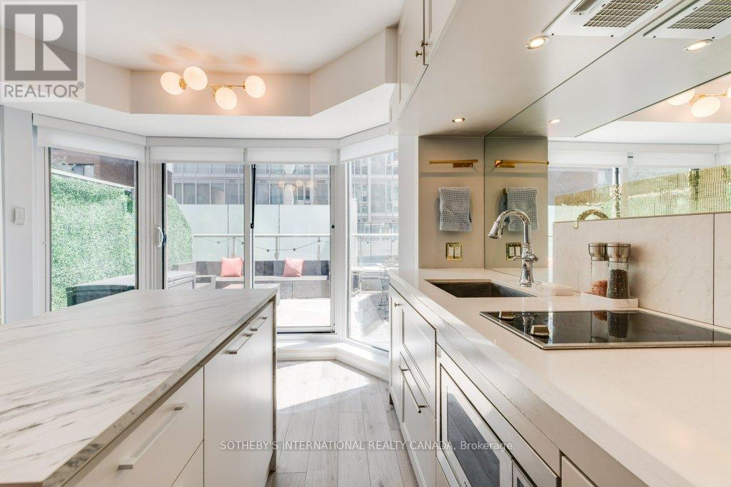 #409 155 YORKVILLE AVENUE - 19