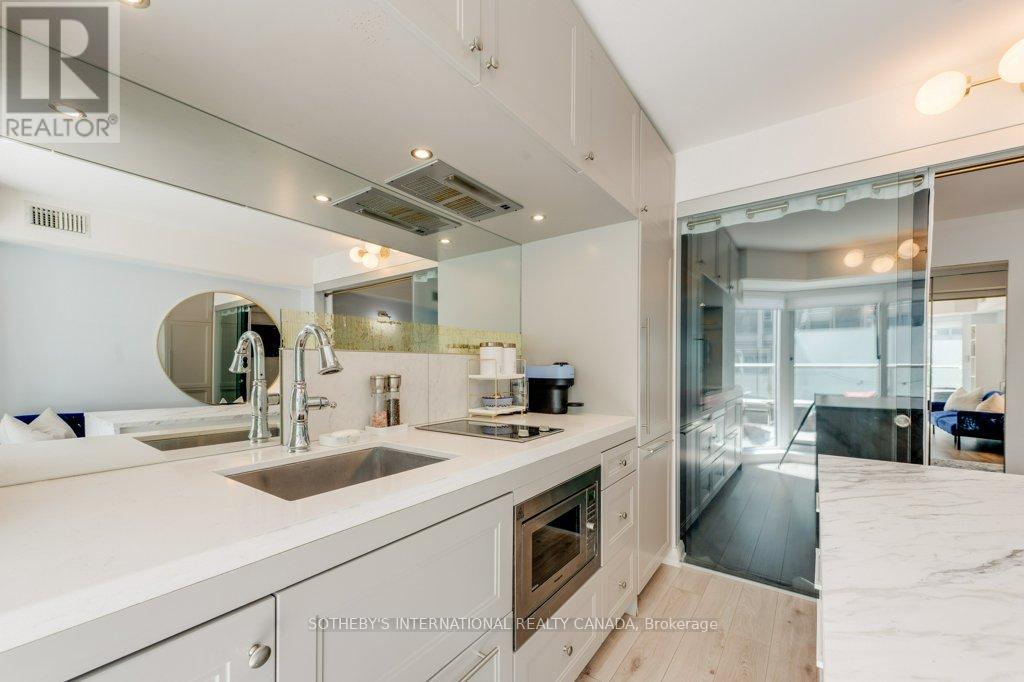 #409 155 YORKVILLE AVENUE - 20