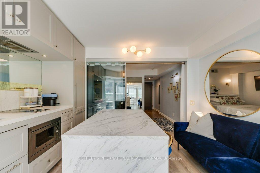 #409 155 YORKVILLE AVENUE - 22
