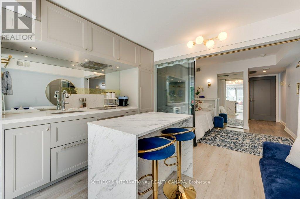 #409 155 YORKVILLE AVENUE - 23