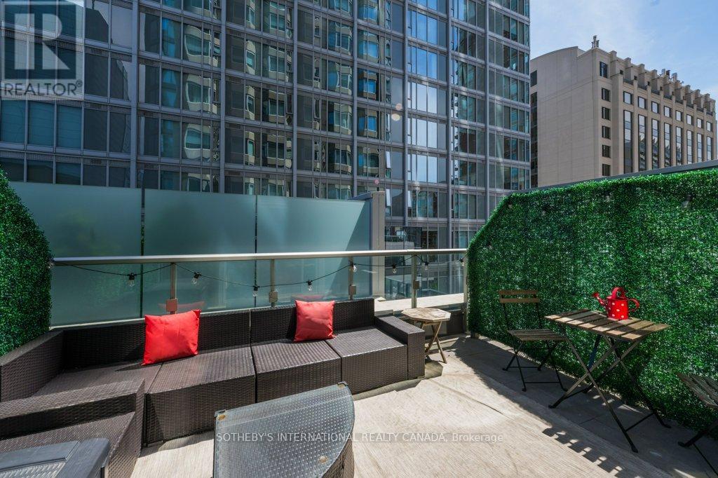#409 155 YORKVILLE AVENUE - 29